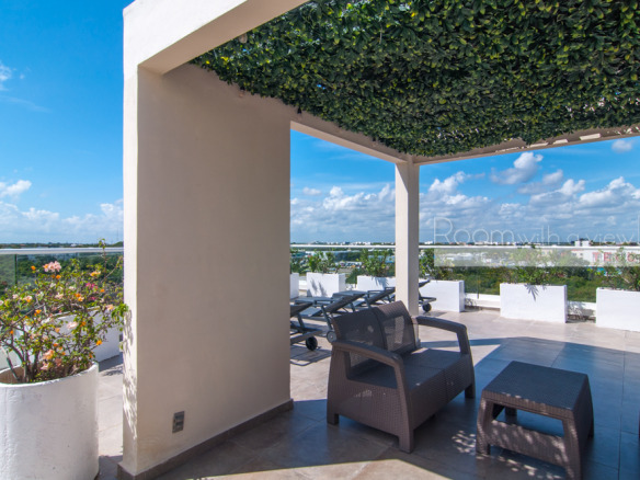 Zulim Top Floor