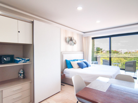 Menesse One Paralia Studio