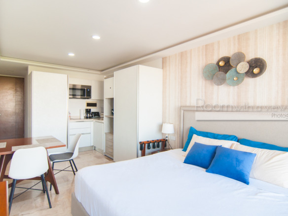 Menesse One Paralia Studio