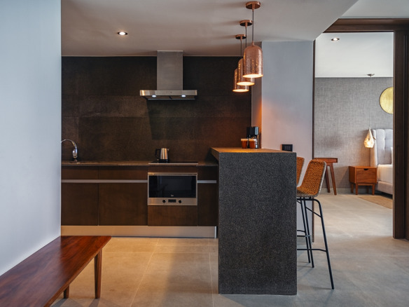 The Fives Oceanfront Sunset Studio