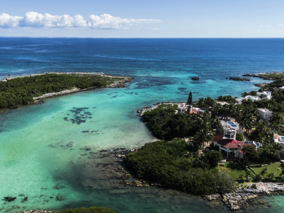 La Grieta Luxury Villa for Sale in Akumal | Yalku Architectural Estate