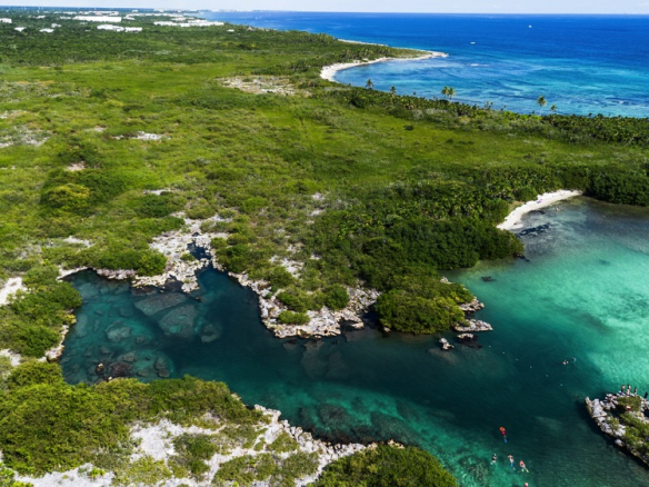 La Grieta Luxury Villa for Sale in Akumal | Yalku Architectural Estate