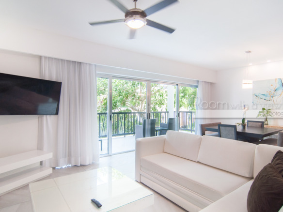 Azul Fives Hotel and Beach Residence