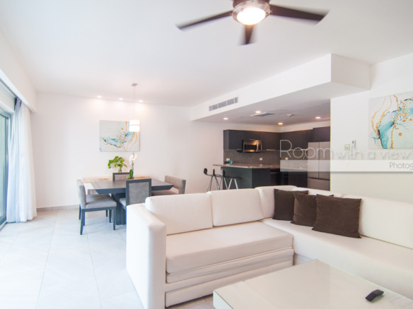 Azul Fives Hotel and Beach Residence