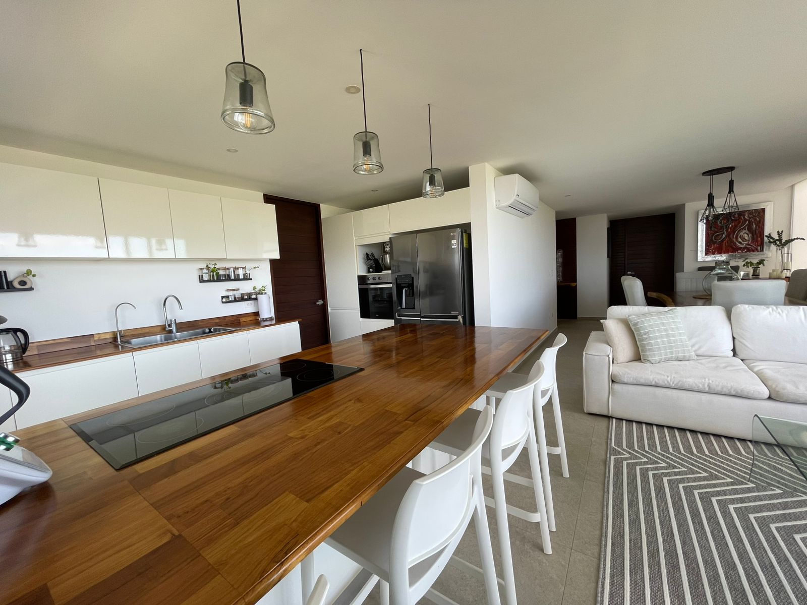 WhatsApp Image 2025-09-19 at 19.04.02