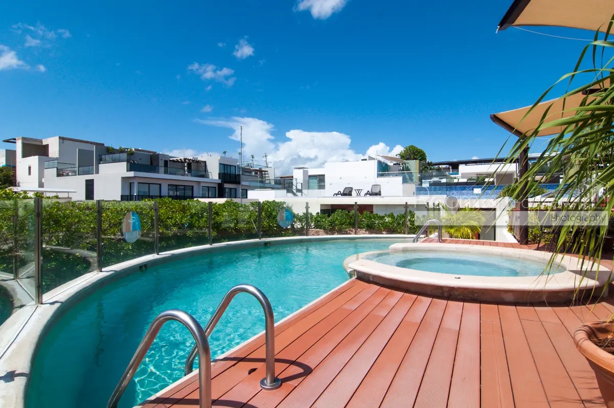 property on 5th Avenue in Playa Del Carmen