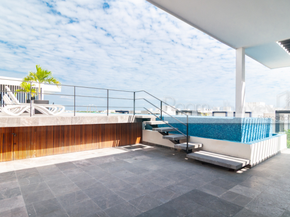 Elle Condo