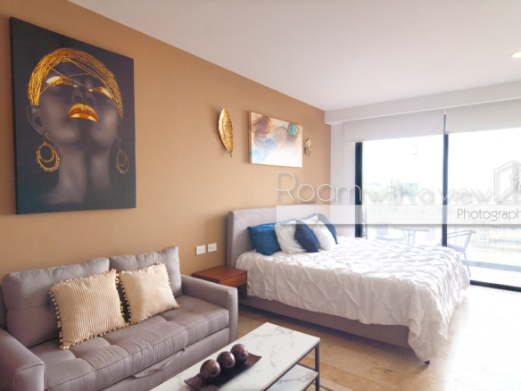Menesse Midtown Studio
