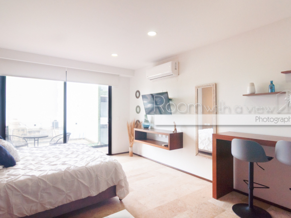Menesse Midtown Studio