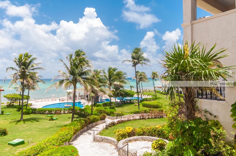 retirement home Riviera Maya beachfront