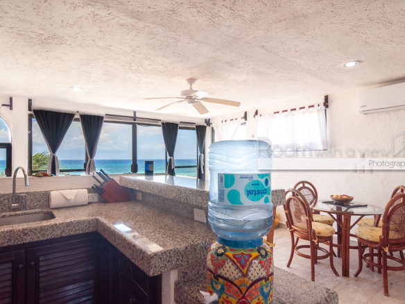La Bahia 1 bed Beachfront Penthouse