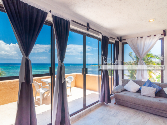 La Bahia 1 bed Beachfront Penthouse