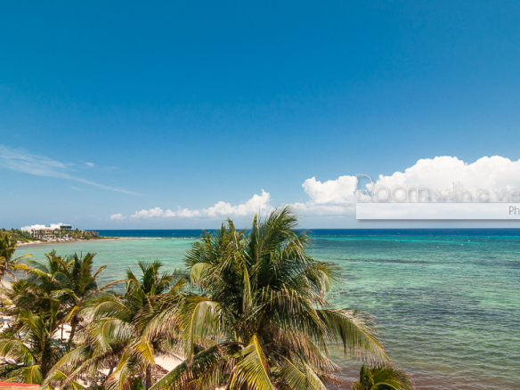 La Bahia 1 bed Beachfront Penthouse